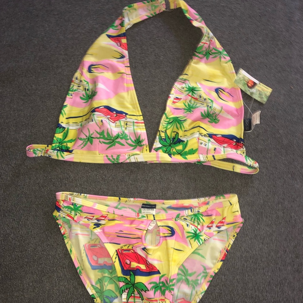 Bikini - Picture 2 of 8